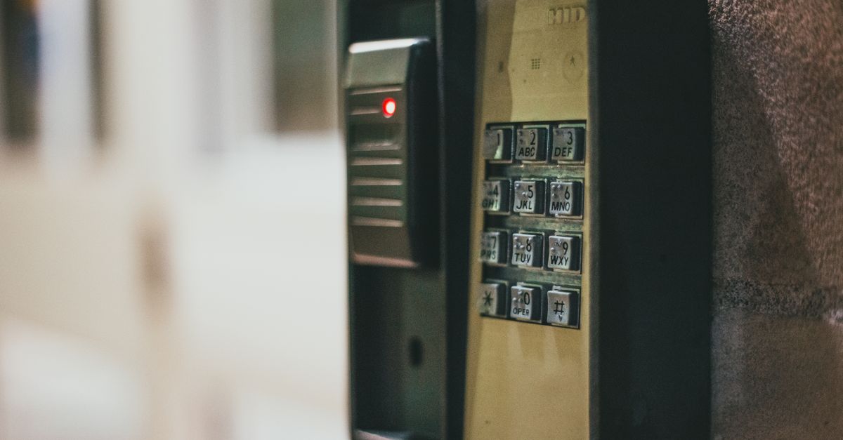 front door lock key — Scarsdale Locksmiths
